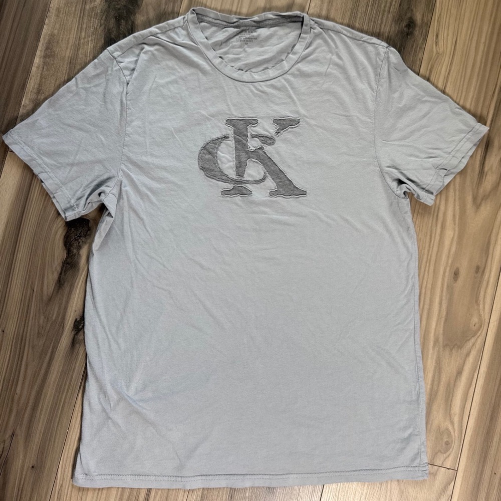 Calvin Klein Jeans Mens Light Blue Grey CK Logo Patch Short Sleeve T-Shirt M